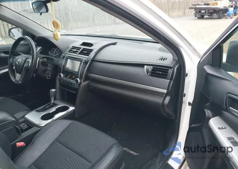 2013 Toyota Camry Se z USA, uszkodzony, nr VIN 4T1BF1FK4DU705657